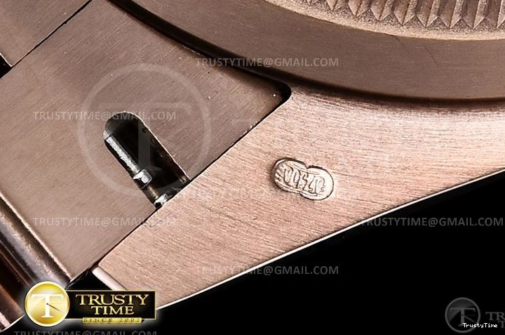 1119 RDD0223A – DayDate 36mm Packable 702